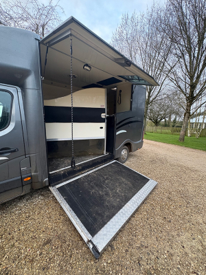 Vauxhall Equistar 3.5 Tonne 2 Horse Lorry With Huge 1300kg Payload