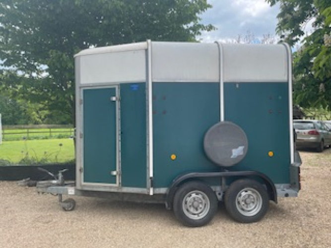 Ifor Williams HB505R Horse Trailer