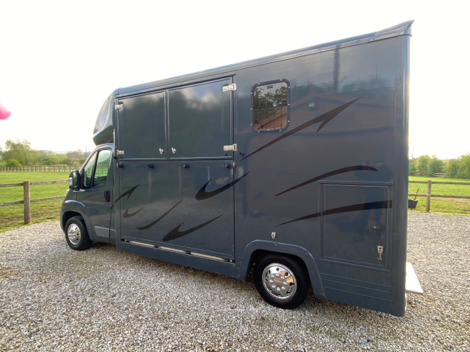 Stunning 3.5 tonne horsebox
