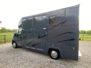 Stunning 3.5 tonne horsebox
