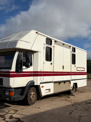 Lovely 7.5 horsebox