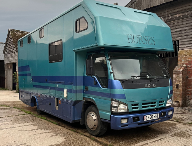 PRB 3 Horse Lorry with Living