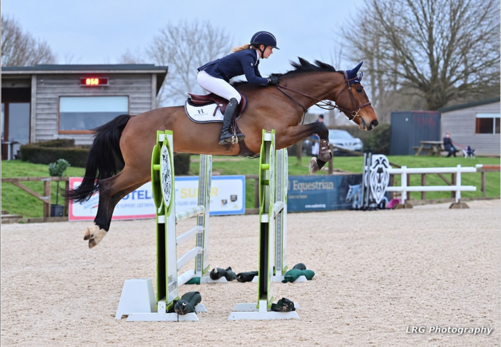 Super Showjump / Hunt / Allrounder